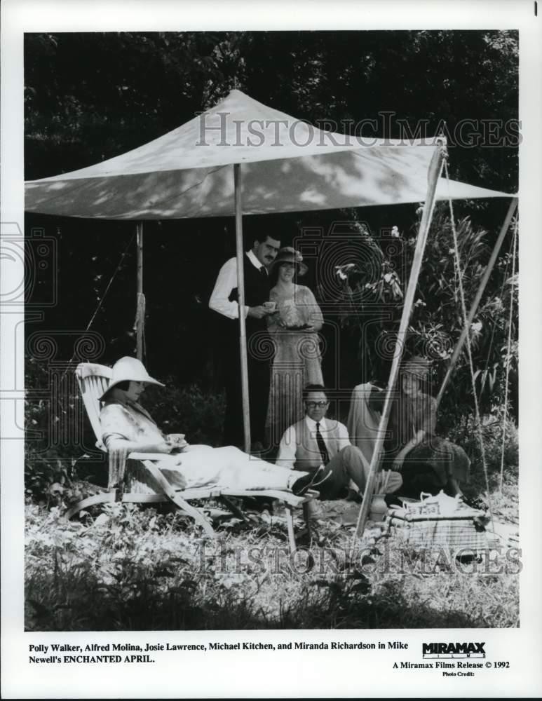 1992 Press Photo Polly Walker and co stars in Mike Newell's 