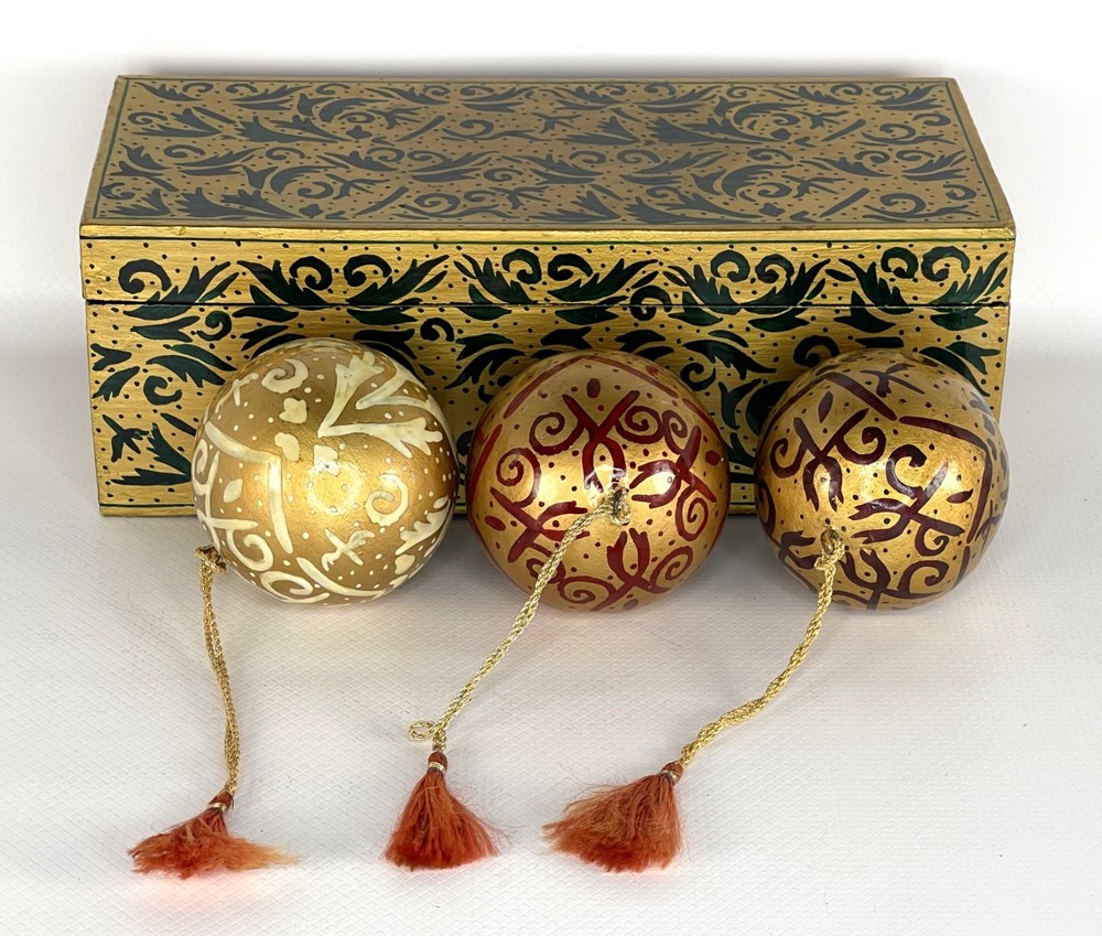 Vintage Foreside Co Hand Painted Christmas Ornaments Set of 3 Tassels Box India