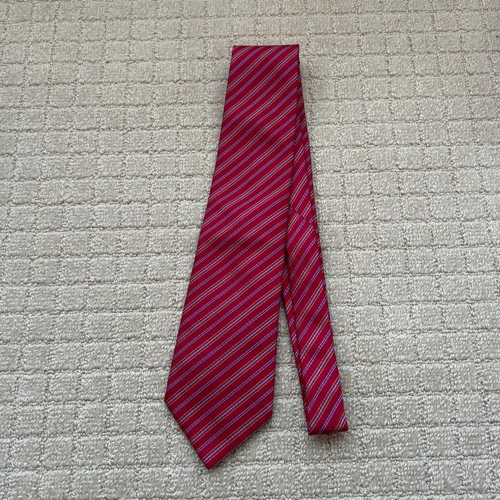 HERMES Necktie Tie Red Made in France Used All over Striped pattern 100% Silk