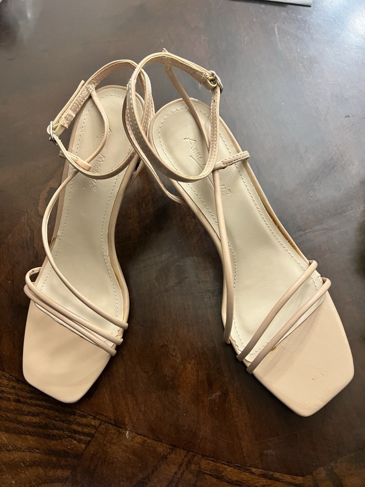 New Size 7 Women Heel Nude Color New With Box New With Tags