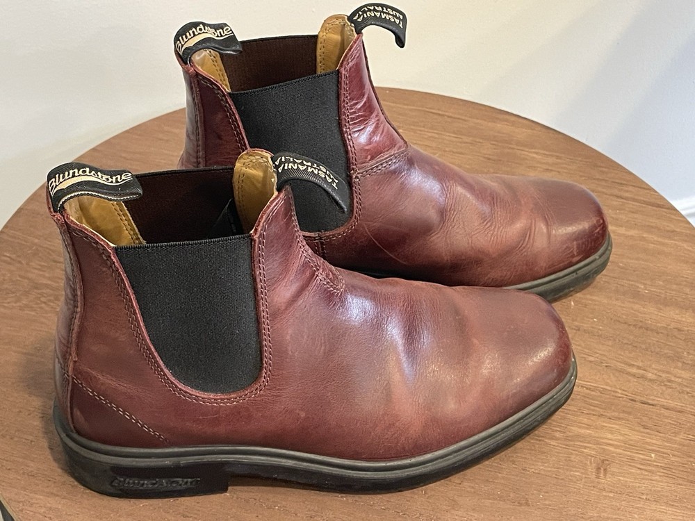 BLUNDSTONE Square Toe Leather Boots in Redwood - Women's US10 / Men's 8 / AUS7
