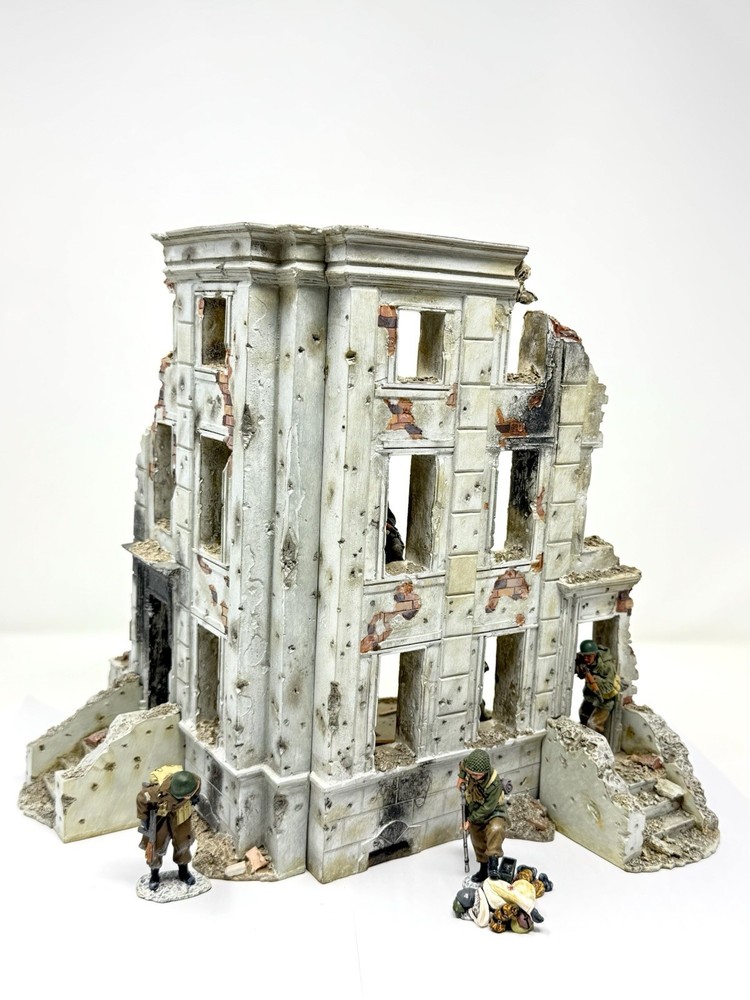 King & Country SP014 Casa di Berlino Berlin 1945 Diorama Retired