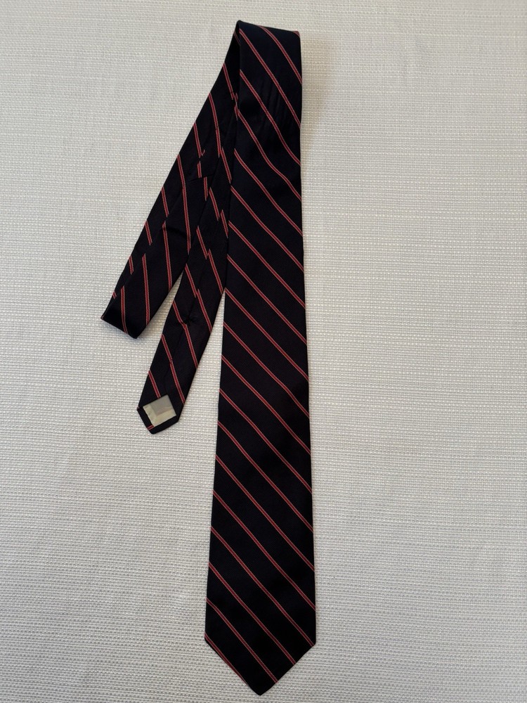 Brooks Brothers Makers 100% Silk Classic Dark Navy & Red Striped Tie Made in USA