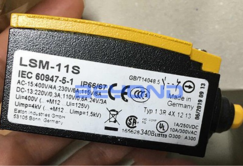 1PC NEW FOR EATON MOELLER Travel limit switch LSM-11S