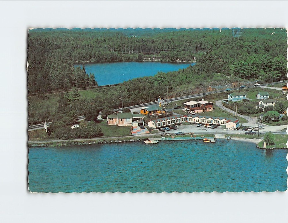 Postcard Kenricia Motor Kourt Lake-of-the-Woods Kenora Ontario Canada