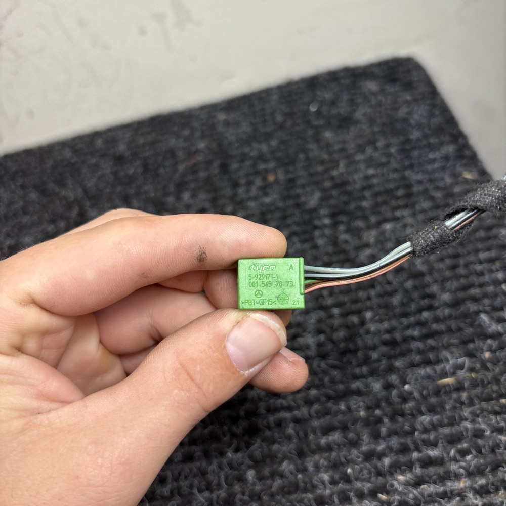 (AS) GENUINE MERCEDES BENZ WIRING LOOM PLUG CONNECTOR A0015457873 10pin 4wire