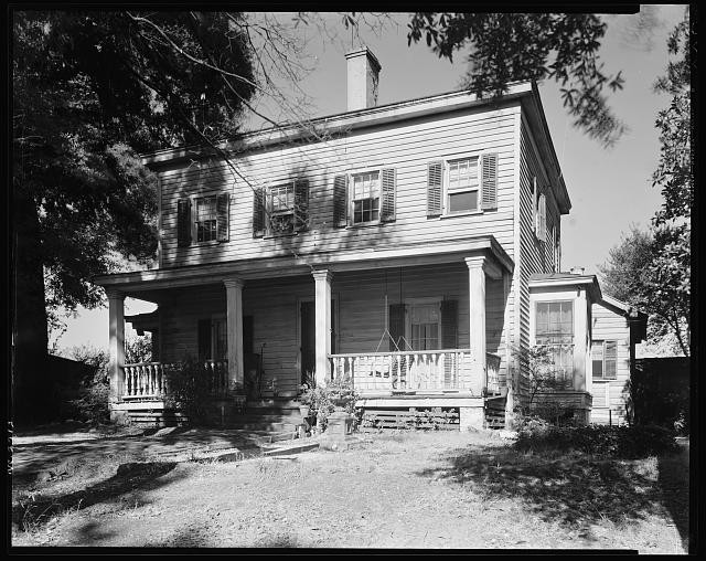 Photo:Wilmington North Carolina 1938 Small House Historic Home Exterior