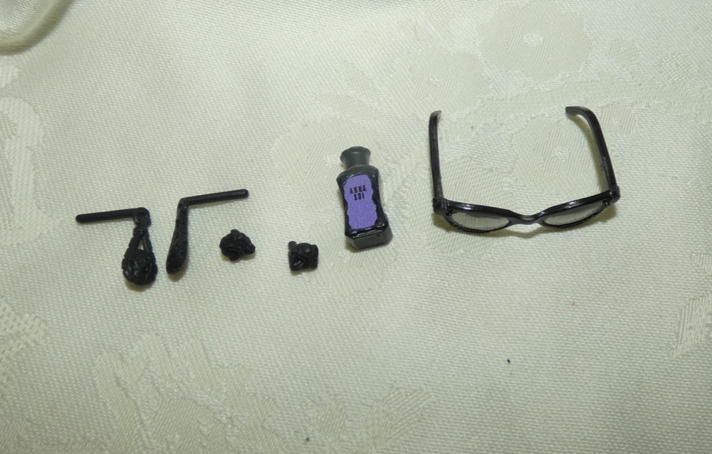 Barbie Jewelry Lot- Anna Sui Black Earrings 2 Flower Rings Sunglass For Doll