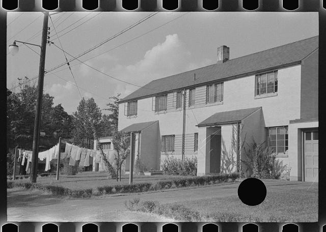 Photo:Greenbelt Maryland 1938 Row Houses Clothesline New Deal Housing