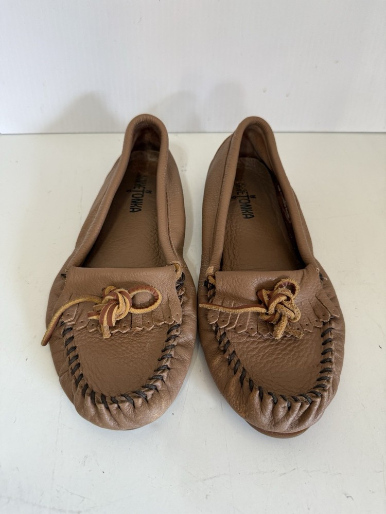 minnetonka moccasins size 7.5