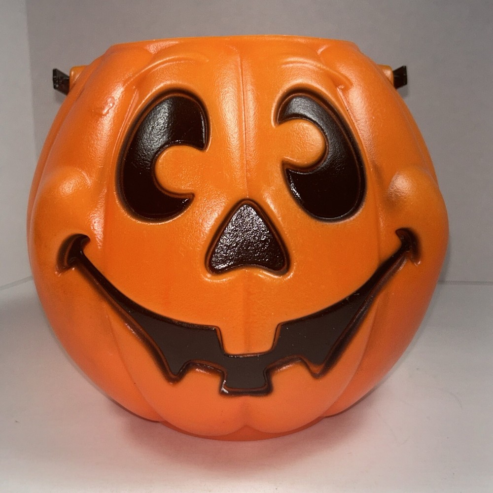 Vintage Halloween Jack o’-Lantern Pumpkin Bucket Blow Mold  1197 Grand Venture