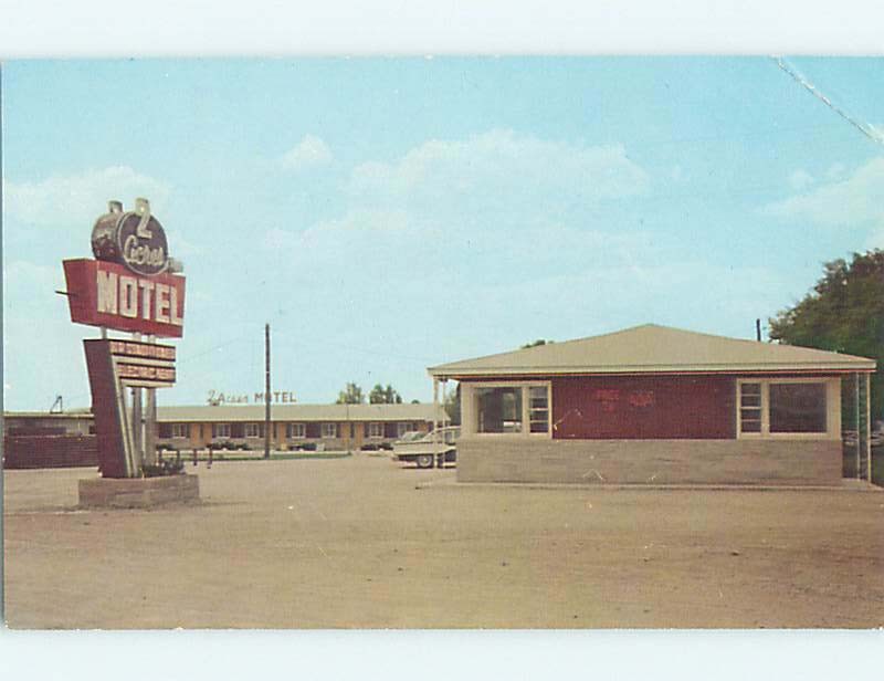 Bent corner Pre-1980 OLD CARS & TWO ACRES MOTEL Greenville Illinois IL ho4547