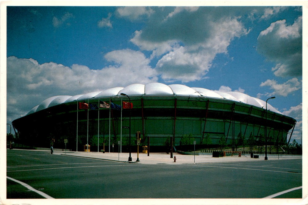 MINNESOTA, Minneapolis, HUBERT H. HUMPHREY METRODOME Postcard