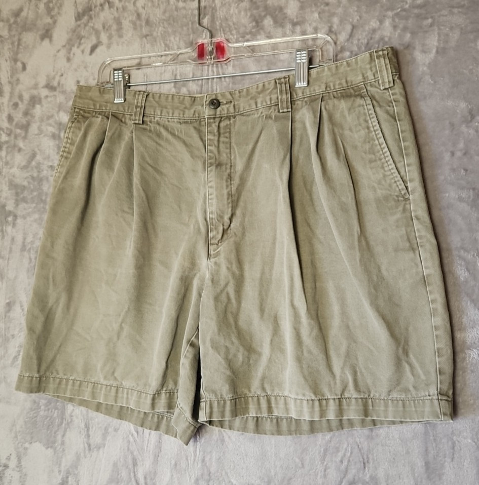 Eddie Bauer Shorts Mens 38   Khaki Chino Cotton  Pleated