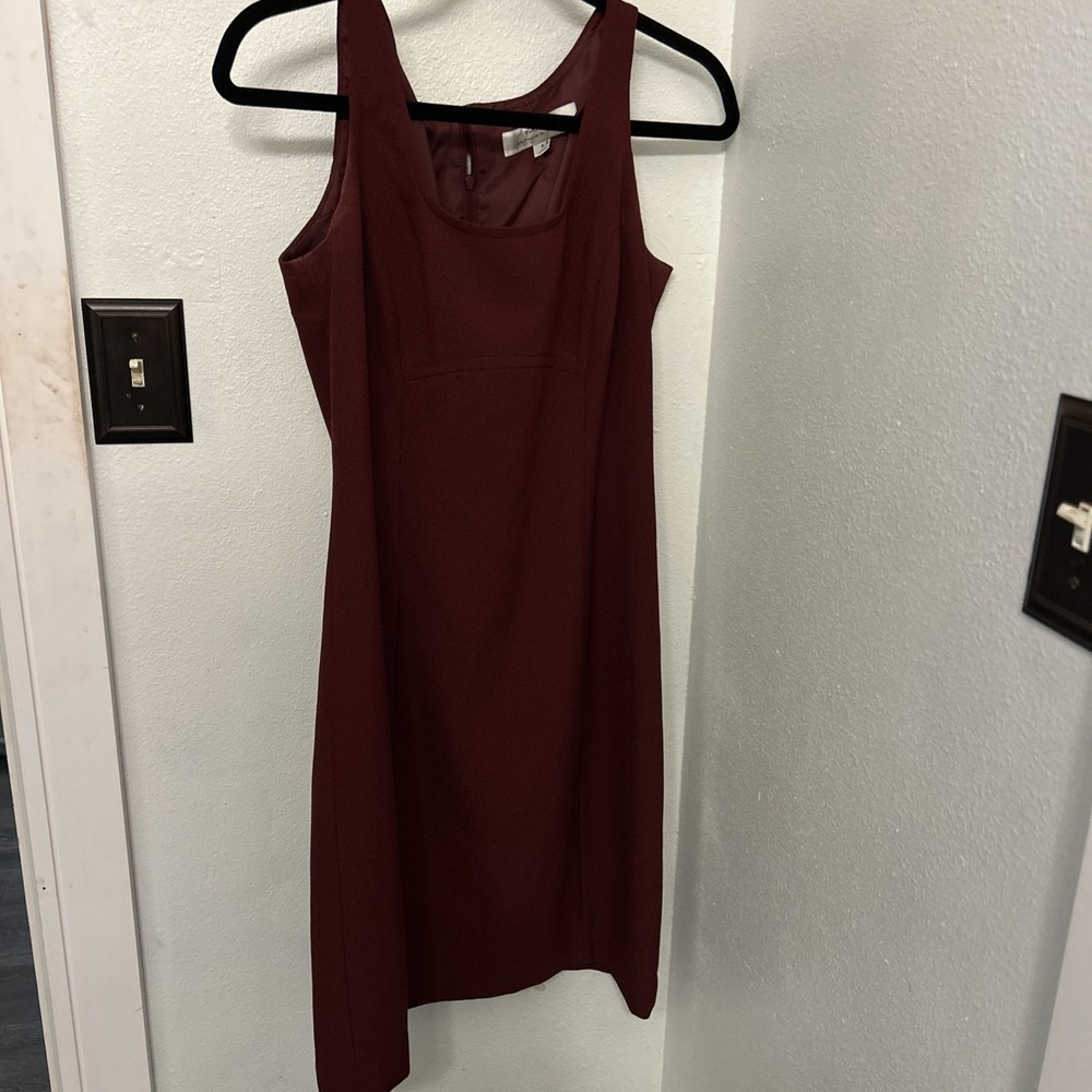 Tahari maroon Size 6 Knee Length Sleeveless Dress