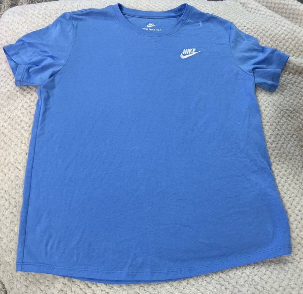 Nike Women’s NSW Club Short Sleeve T-shirt Size Small University Blue