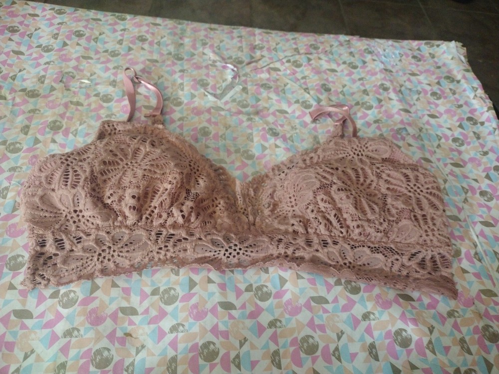Women's Removable Pads Defective Bra Harve Bernard Brand Size XL Wire Free.