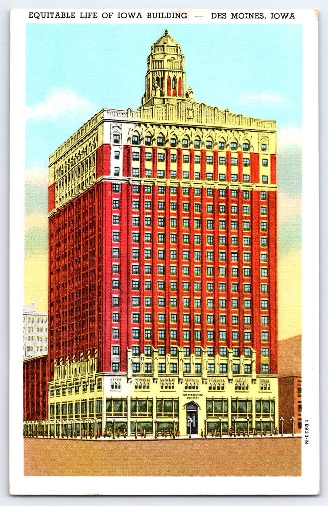 Des Moines Iowa IA Equitable Life Of Iowa Building People Vintage Postcard USA