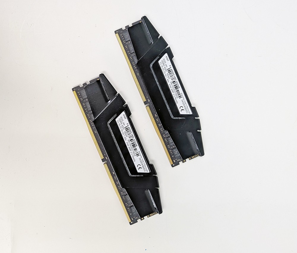 G. SKILL Ripjaws V Series 32GB RAM (2 x 16GB) - DDR4 4000 f4-4000c18d-32gvk