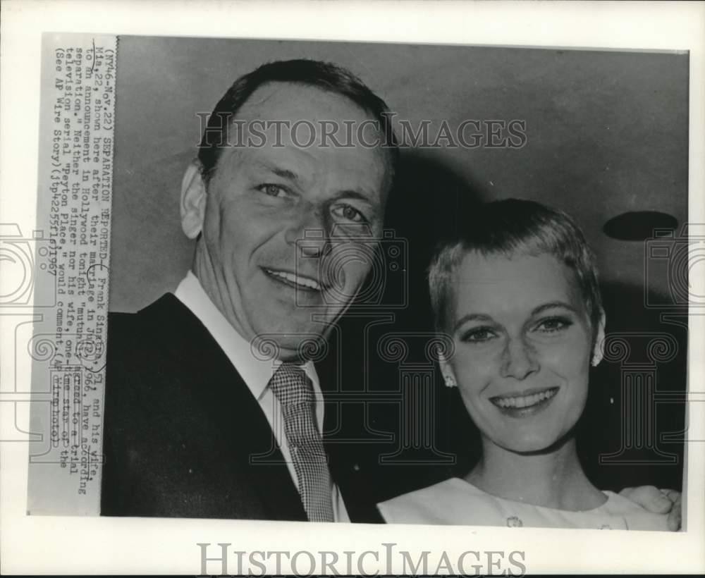 1966 Press Photo Frank Sinatra and his wife, Mia after their marriage.