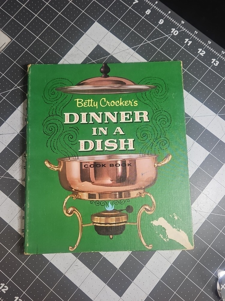 Betty Crocker's DINNER IN A DISH First Edition 1965 Cookbook First Printing Wbb2