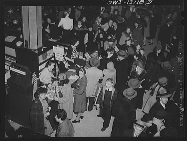 Photo:New York New York Macy's Department Store Crowd 1930s Interior Queue