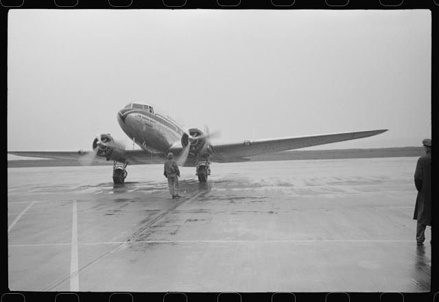 Photo:Washington DC Municipal Airport 1941 Plane Taxiing on Runway