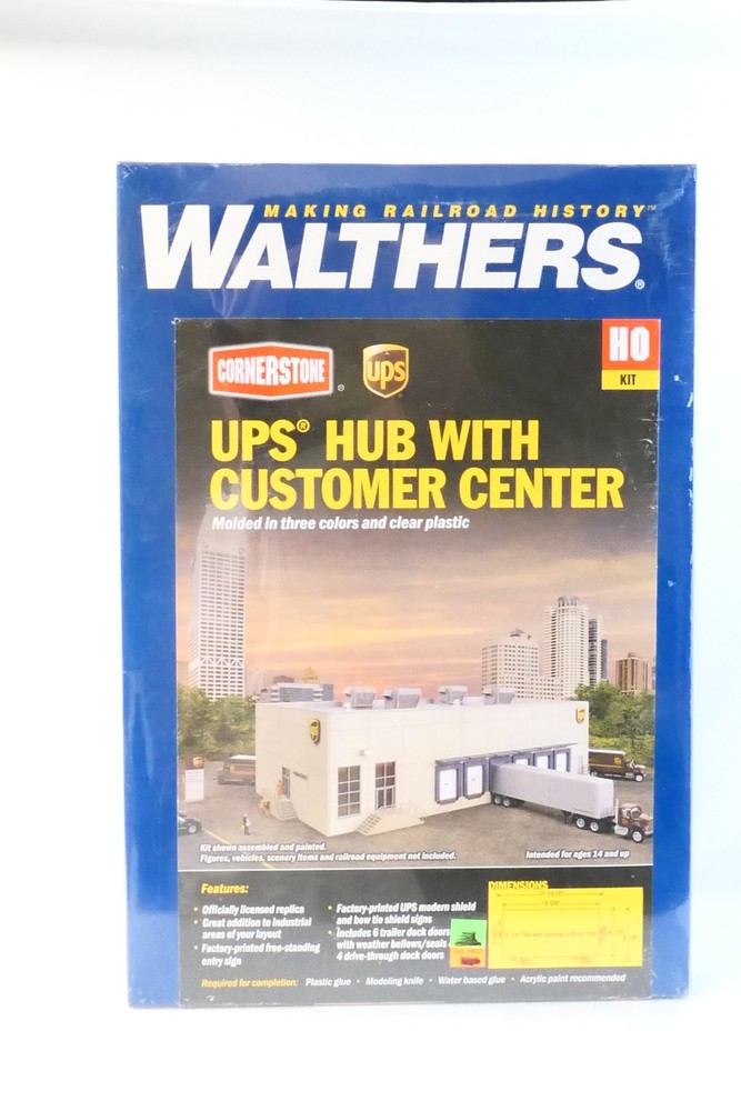 Walthers 933-4110 HO Scale Structure UPS Hub with Customer Center Kit