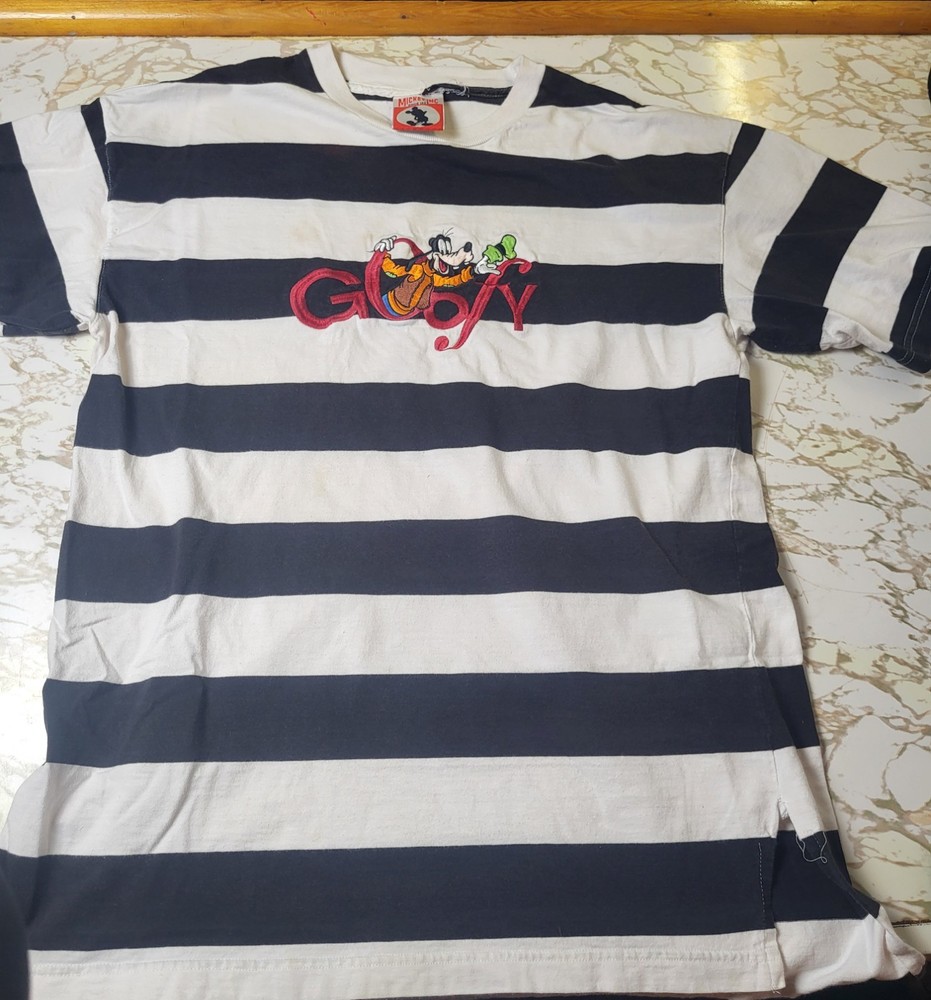 90s Disney Embroidered Goofy Shirt Sz Large. Please Read Description.