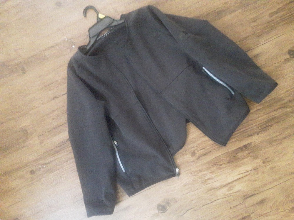 Athletic Works Women’s Black Hood / Jacketnew with defect