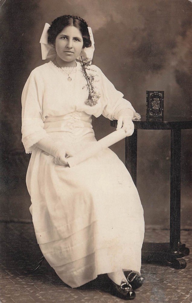 Graduation Portrait Young Woman Suffragette Diploma Photo RPPC Vtg Postcard I6