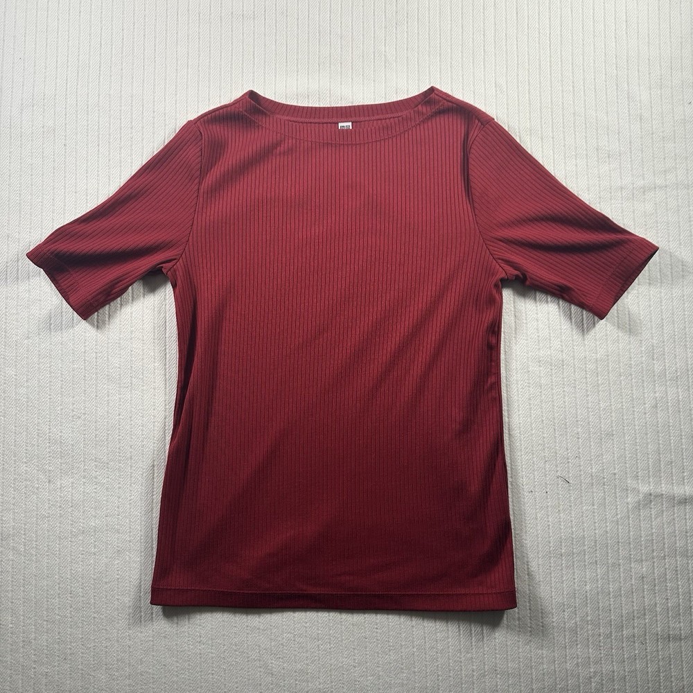 UNIQLO Women’s Small Red Ribbed Knit Top Short Sleeve Stretch Crew Neck Shirt