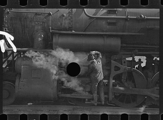 Photo:Jefferson County Alabama 1937 Yardman on Mine Railroad Steam Engine