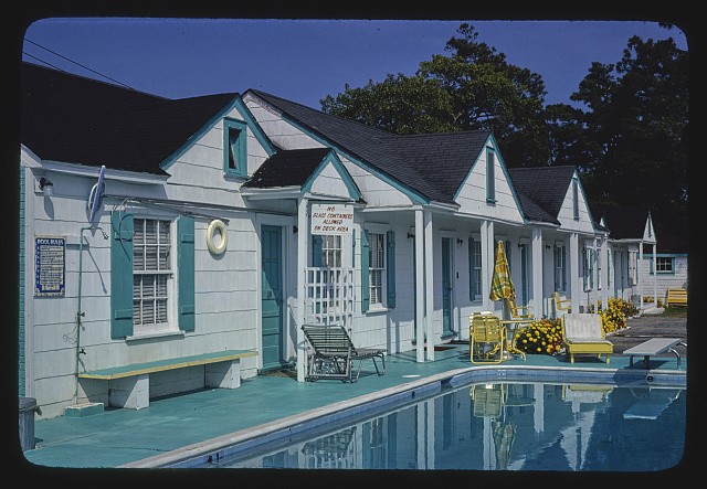 Photo:Myrtle Beach South Carolina Smith Motor Court Motel Pool 1950s