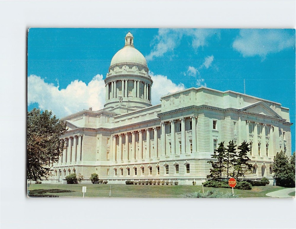 Postcard State Capitol Frankfort Kentucky USA