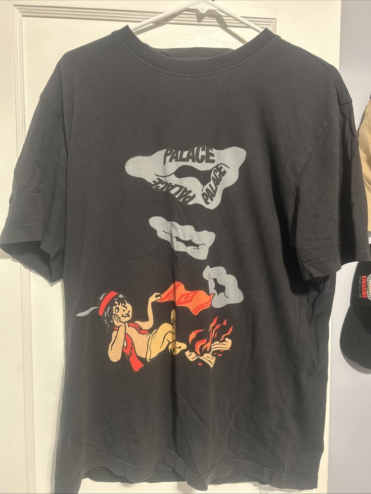 Palace T-shirt Size Medium Black , Good Condition Late 2010s