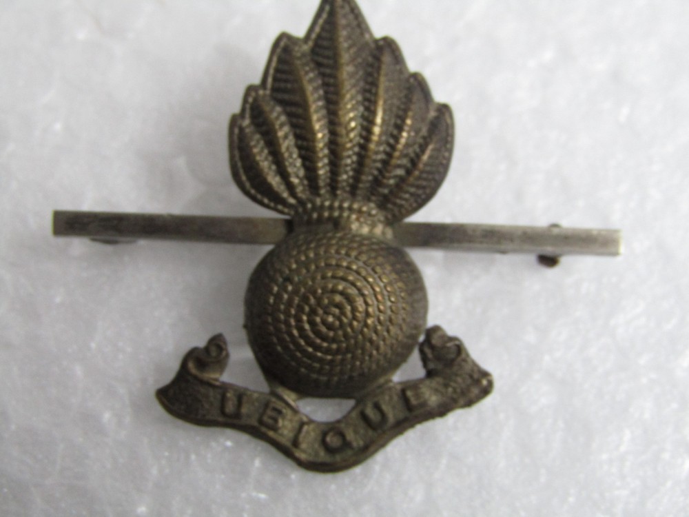Royal Artillery Cap Badge on Bar  Ubique British Army 40 x 25mm