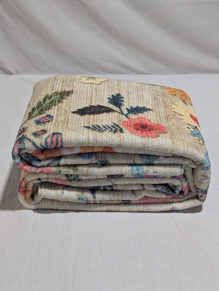 Pentantan 5'x7' Beige Floral Area Rug, Soft Low Pile Anti Skid Machine Washable