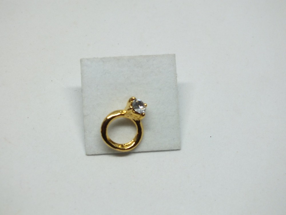 Stunning Brooch Pin Gold Tone Diamond Ring Clear Rhinestone 1/2 x 1/2