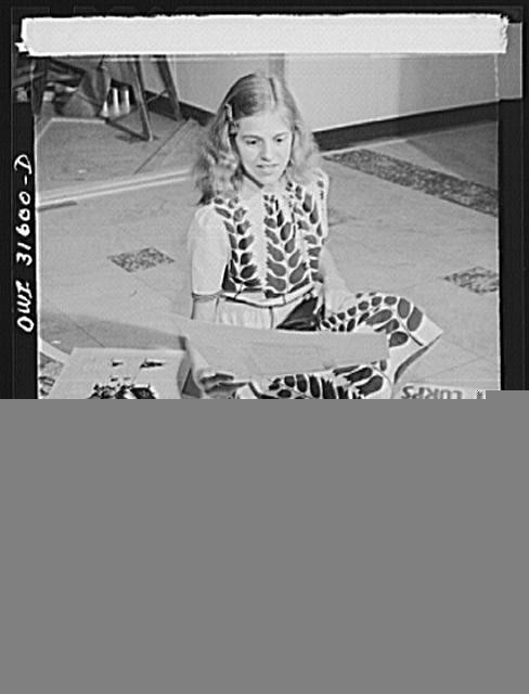 Photo:Washington DC Library of Congress Exhibit Girl Painting 1960s