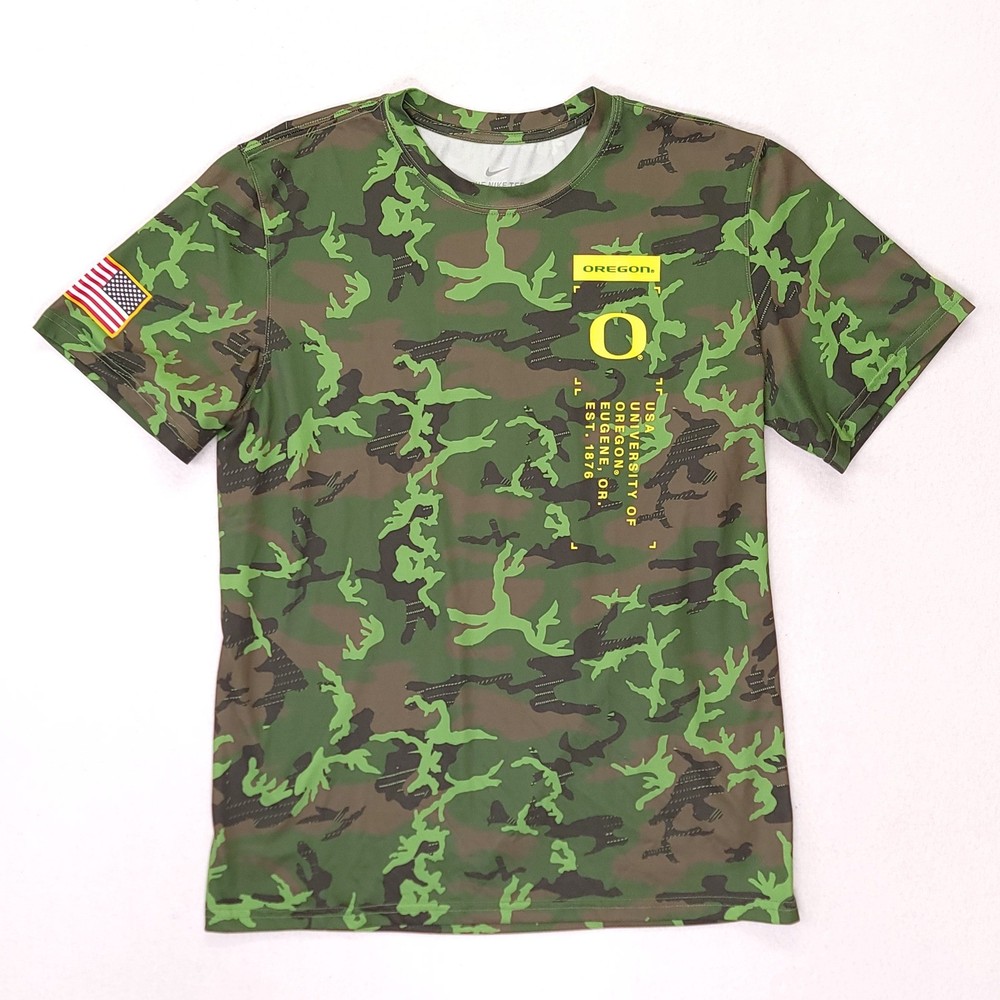 Nike Oregon Ducks Camo Dri-FIT Shirt Mens Medium Green Camouflage US Flag
