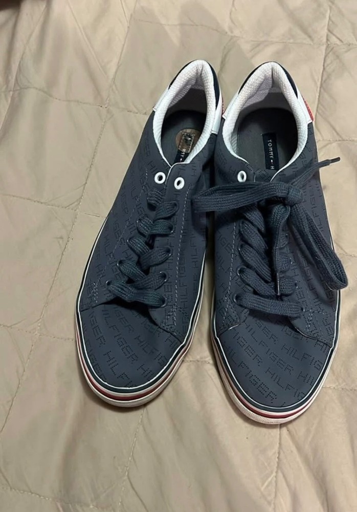 Women’s Tommy Hilfiger tennis shoes