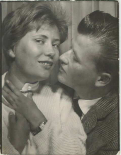 INTIMATE COUPLE PHOTO BOOTH PORTRAIT MAN GAZING AT WOMAN 1.5x2 VINTAGE PHOTO