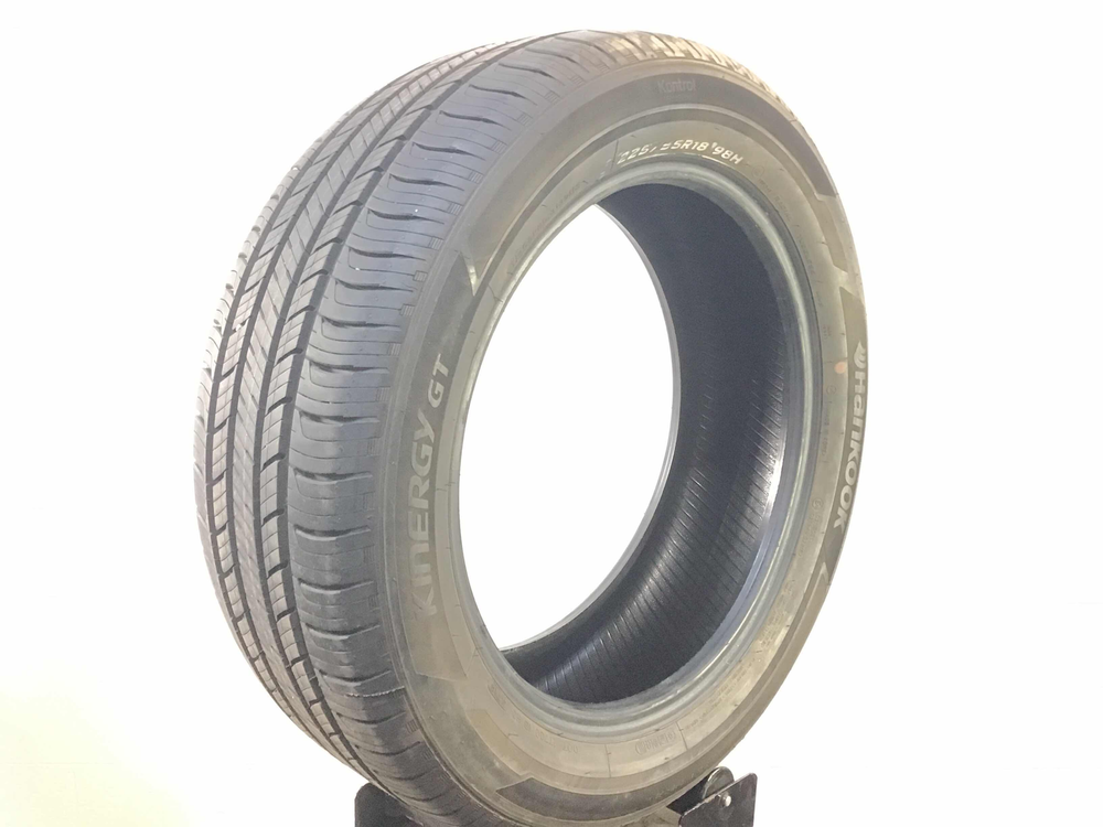 Set Of 2 P225/55R18 Hankook Kinergy GT 98 H Used 9/32nds