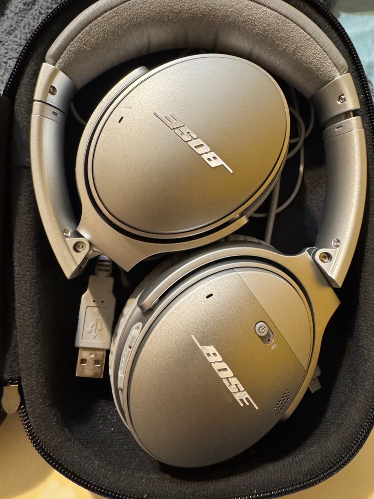 Bose - QuietComfort Wireless Noise Cancelling Over-the-Ear Bluetooth Headphones