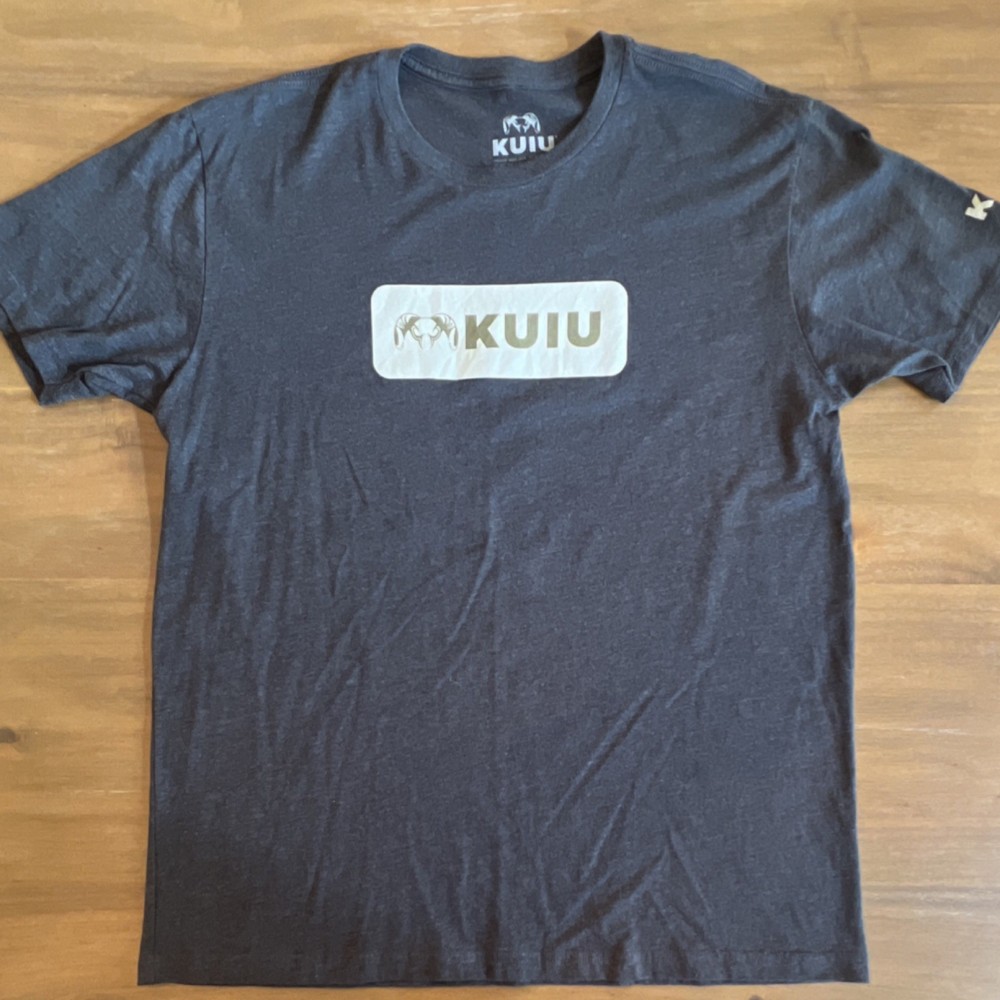 KUIU Men's L Gray Short Sleeve Crew Neck Graphic Logo Knit Cotton Blend T-Shirt