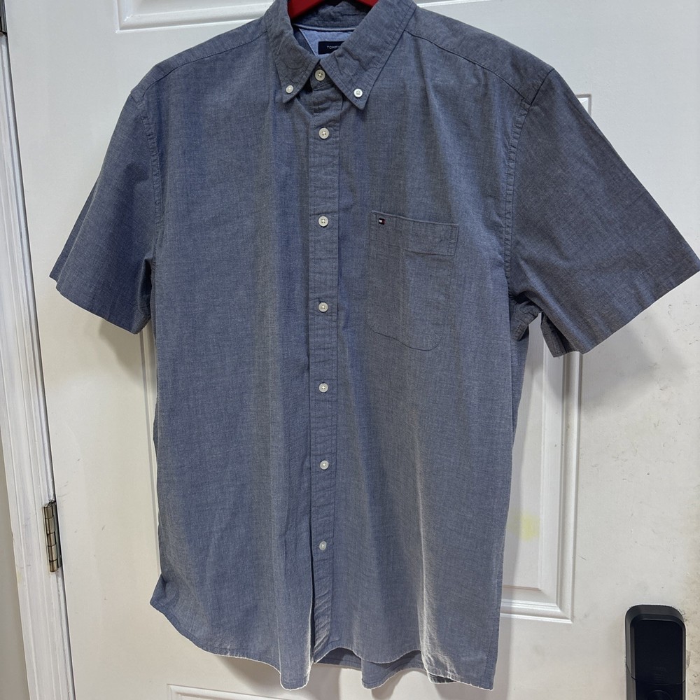 Tommy Hilfiger Classic Fit Shirt Men's XL Blue Chambray Short Sleeve Button Down
