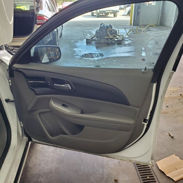 MALIBU    2015 Front Door Trim Panel 1019568