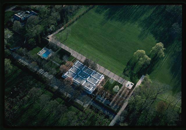 Photo:Columbus Indiana Miller House 1950s Aerial View Modernist Home