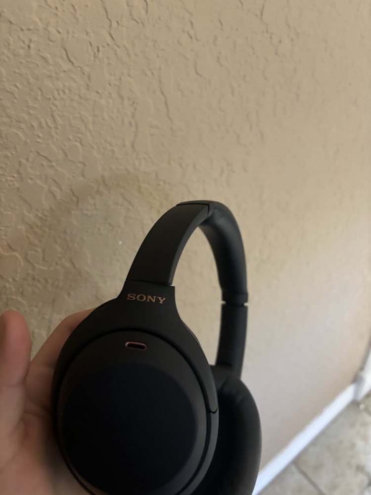 Sony WH-1000XM4 Over the Ear Wireless Headset - Black - Slightly Used/Mint